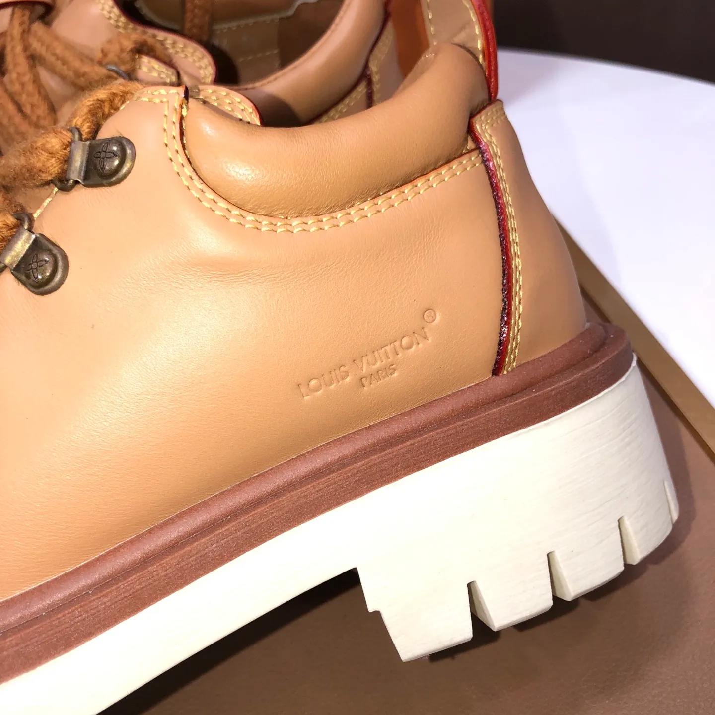 Men's shoes 💰660💰 LV Louis Vuitton 2025 autumn and winter new couple's new style, the original version is developed one to one, retro fashion, handsome and cool mountaineering derby shoes are out of stock 👍 💎 Material: imported first-layer cowhide 💎 Lining: imported lambskin 💎 Outsole: original molded TR non-slip sole 💎 Bottom height: 3.5cm 💎 Shoe size: 35-45 for both men and women